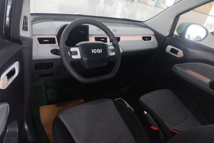 Used Chery QQ Ice Cream 2022 120km Conical Shape Lithium Iron Phosphate Center Console