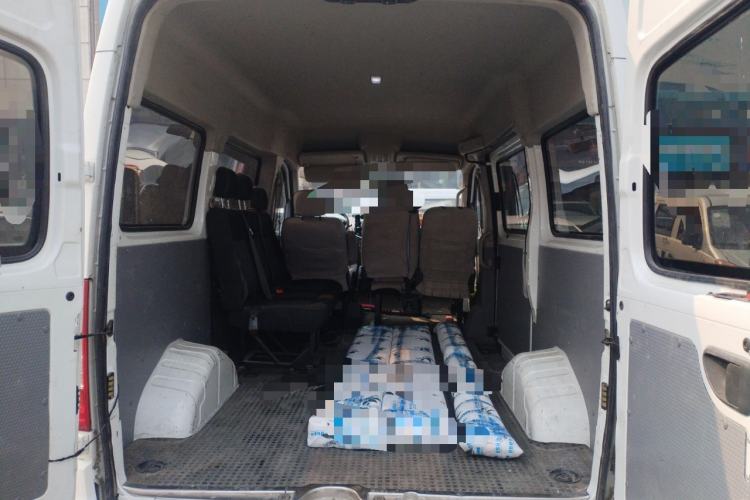 Used SAIC MAXUS Xintu V80 2021 2.0T Manual Classic Aoyuntong Short Wheelbase Mid-Roof 5/6-Seater