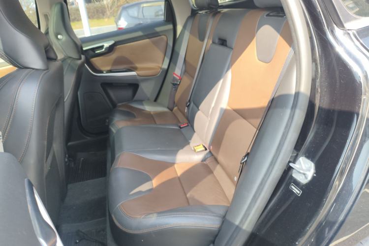 Used Volvo XC60 2017 T5 AWD Smart Range Edition
