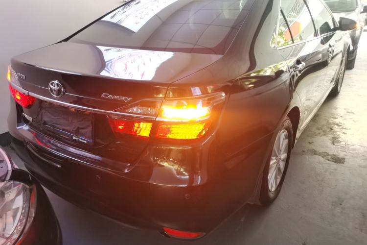 Used Toyota Camry 2016 2.0G 10th Anniversary Leading Edition
