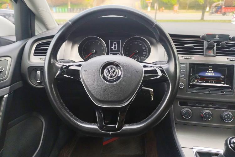 Used Volkswagen Golf 2016 230TSI Manual Comfort Version