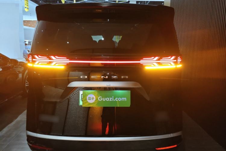 Used Denza D9 2022 DM-i 970 Four-Wheel Drive Flagship Model