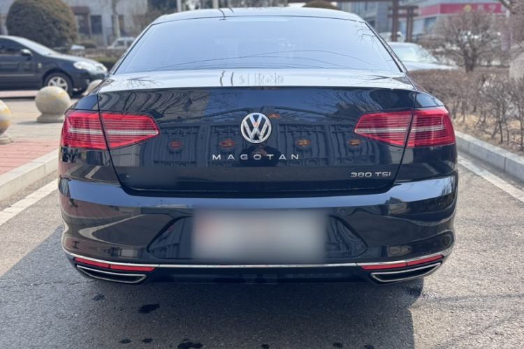 Used Volkswagen Magotan 2017 330TSI DSG Luxury Model Exterior 5