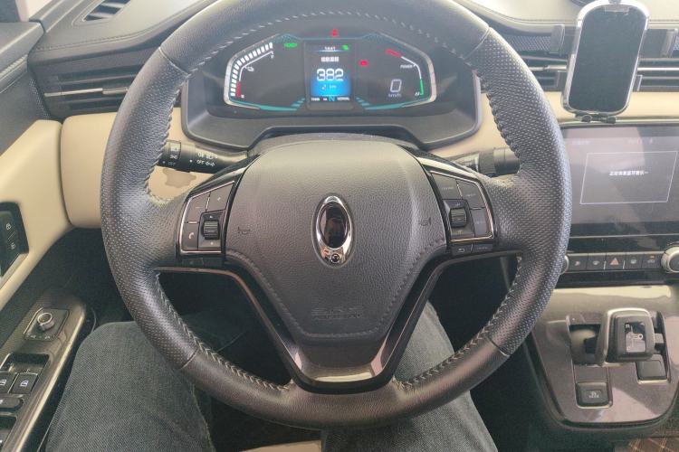 Used ORA iQ 2018 Smart Connectivity Model