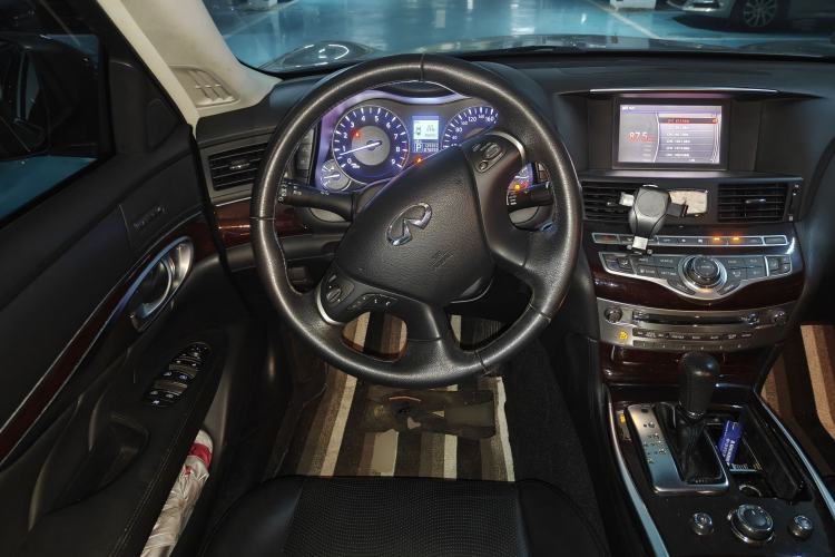 Used Infiniti M Series 2011 M25 Comfort Model