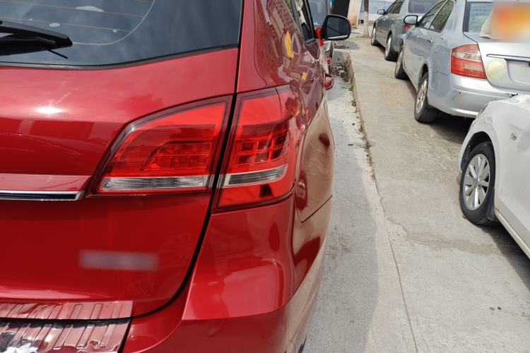 Used Haval H2 2018 Red-Label 1.5T Manual Two-Wheel Drive Luxury Model
