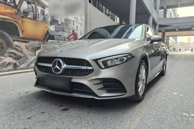 Used Mercedes-Benz A-Class 2020 Restyled A 200 L Sport Sedan Fashion Version Exterior 2