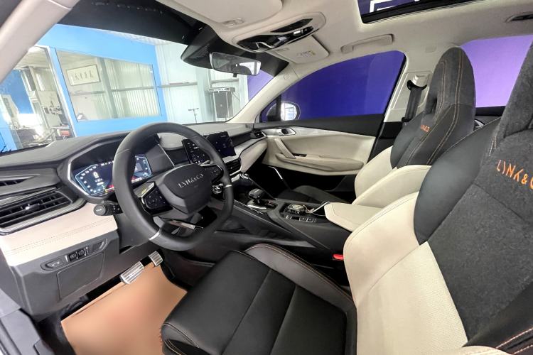 Used Lynk & Co 06 EM-P 2022 PHEV 84 km Range Pro Version