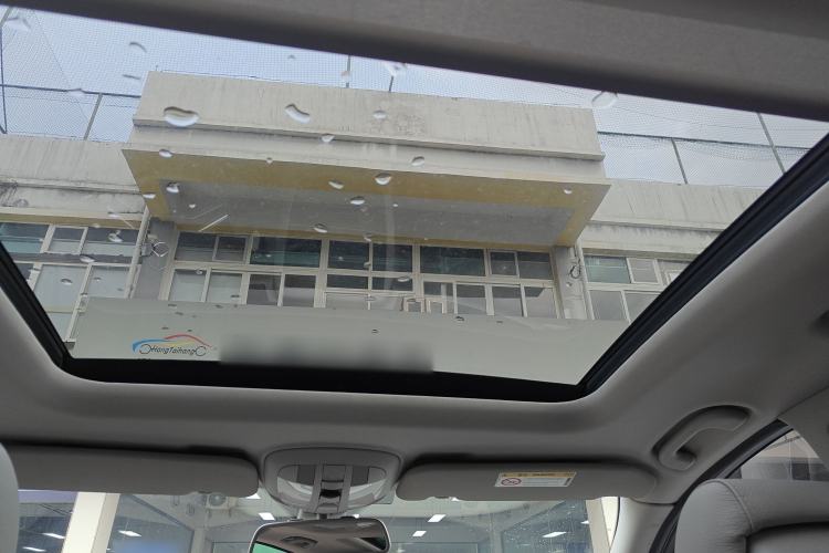 Used Mercedes-Benz R-Class 2017 R 320 4MATIC Business Edition Prestige Model
