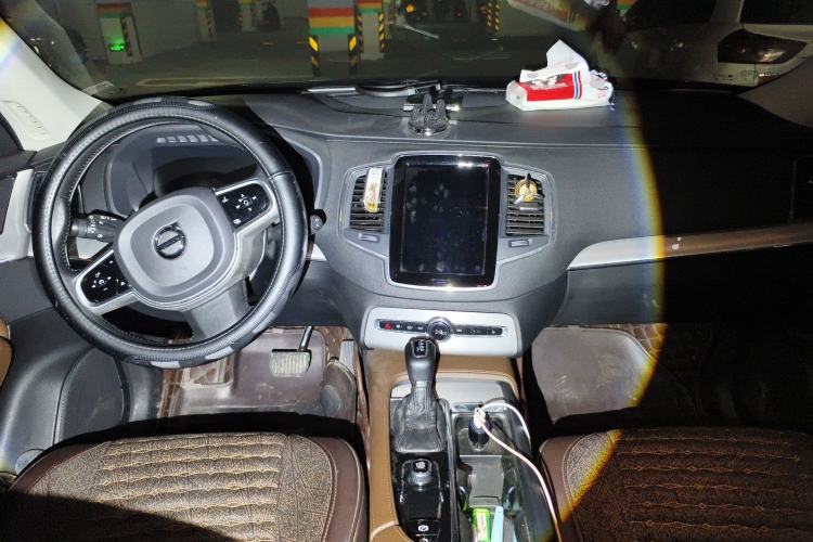 Used Volvo XC90 2020 T5 SmartDrive Luxury 7-Seater Center Console