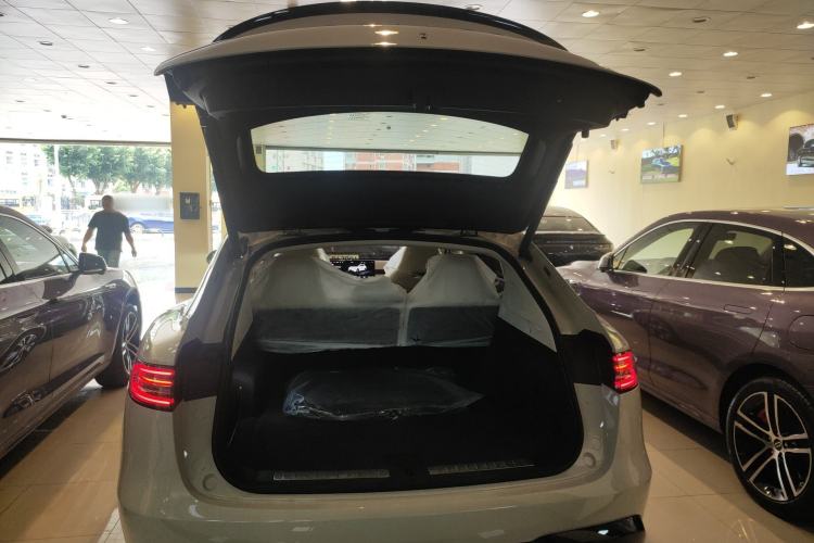 Used Hima Luxeed R7 2026 Model Range-Extending Max+ Trunk