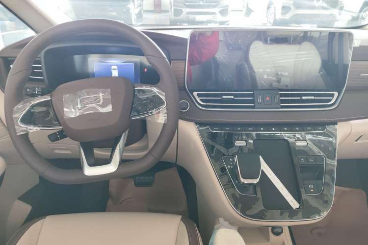 Used Bestune M9 2023 2.0T Ultimate Edition