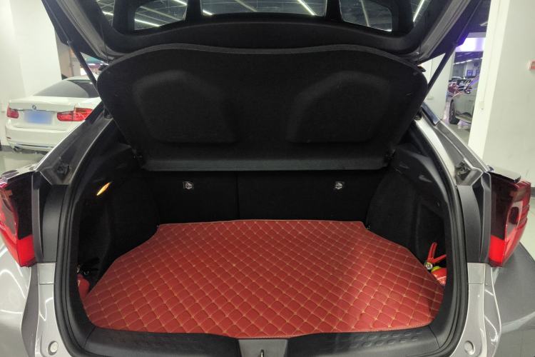 Used Toyota IZOA 2021 Dual-Motor 2.0L Yichi Edition Trunk