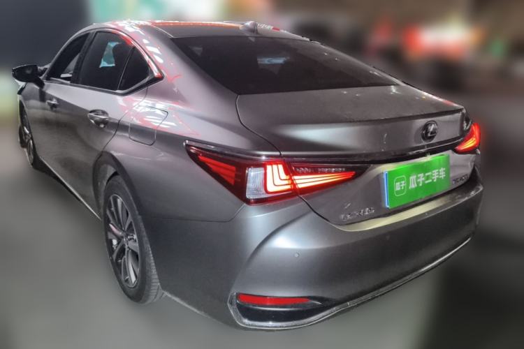 Used Lexus ES 2020 260 Excellence Edition Rear Left 45 Deg