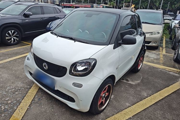Used smart fortwo 2015 1.0L 52 kW hardtop Dynamic version