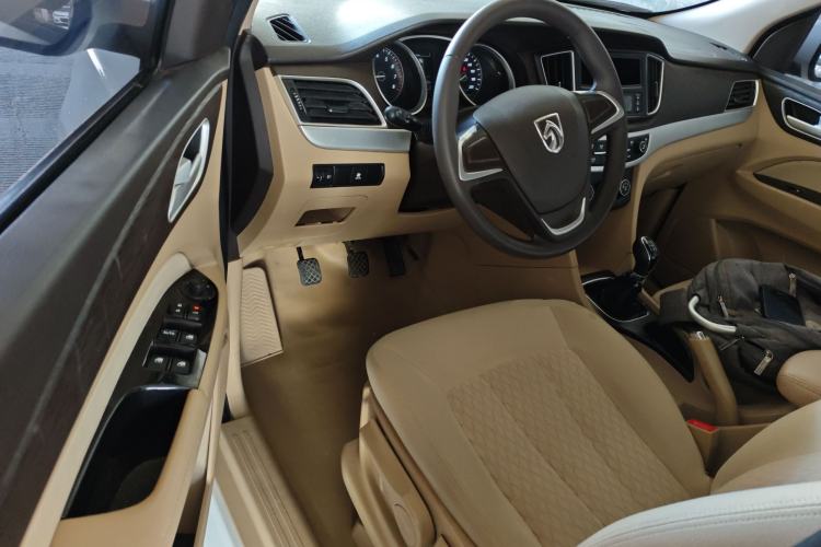 Used Baojun 730 2016 1.5L Manual Value Edition 7 Seats China V Emission Standard