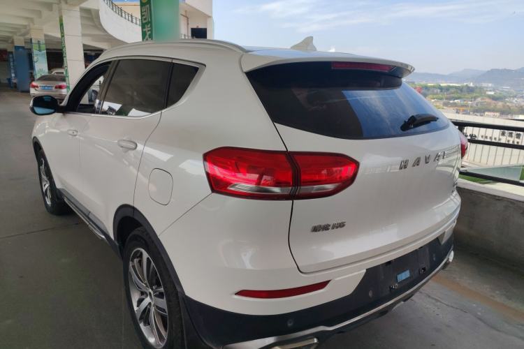 Used Haval H6 2017 Red Label 2.0T Automatic Two-Wheel Drive ZhiShang Model Exterior 2