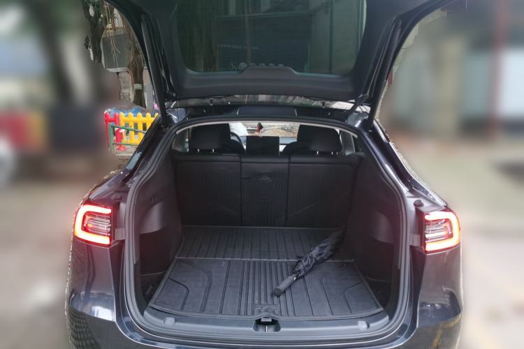 Used Tesla Model Y 2024 Rear-Wheel-Drive Version Trunk