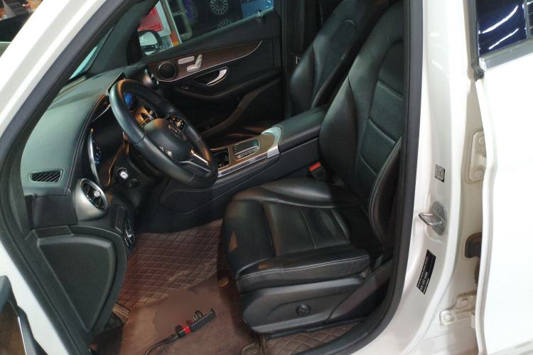 Used Mercedes-Benz GLC 2022 GLC 260 L 4MATIC Luxury Model Left Front Seat