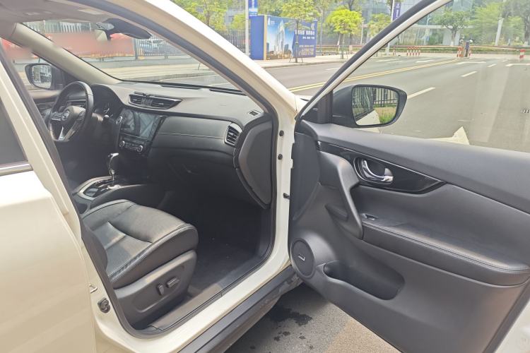 Used Nissan X-Trail 2020 2.5L XL ITS CVT 4WD Deluxe Navigation Edition Interior 8