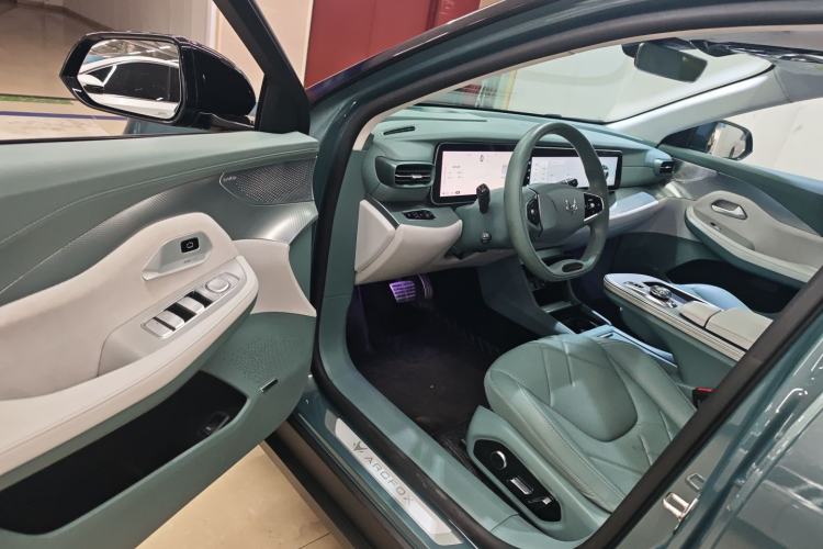 Used ARCFOX Alpha S 2023 735E+ Forest Edition 160kW Driver Seat