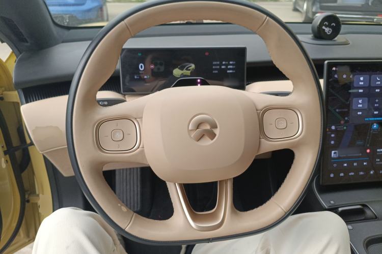 Used Nio ET5 2022 75 kWh Steering Wheel