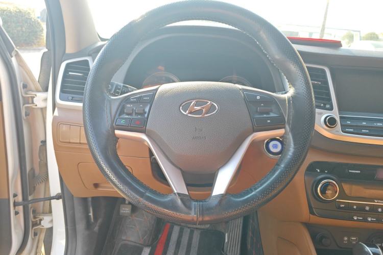 Used Hyundai Tucson 2015 1.6T Dual-Clutch Two-Wheel-Drive Smart Model