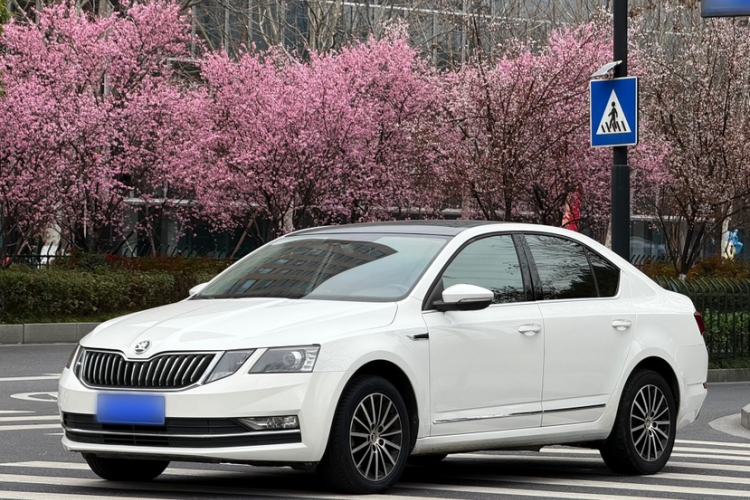 Used Skoda Octavia 2018 TSI230 DSG Luxury Edition