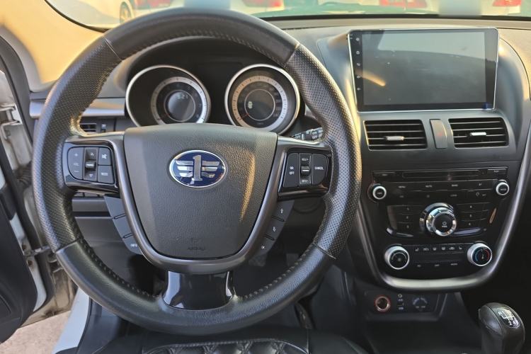 Used Bestune X80 2016 2.0L manual Comfort trim level