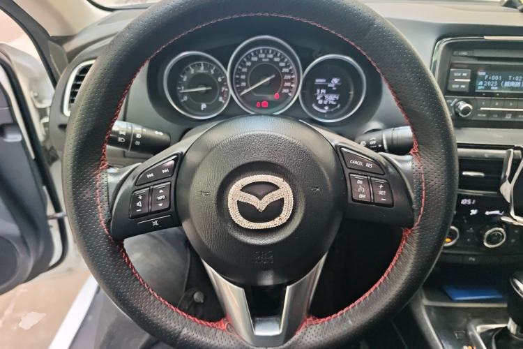 Used Mazda Atenza 2015 2.0L Blue Sky Fashion Edition

