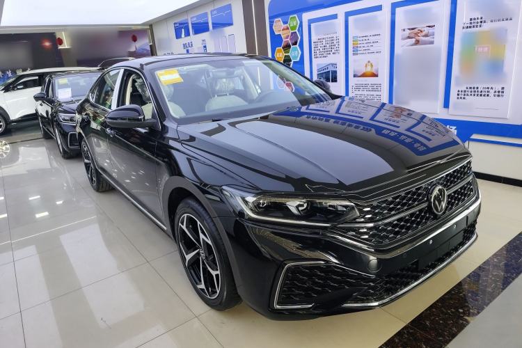 Used Volkswagen Passat 2026 Model, Outstanding 380TSI Xingkong Longteng Edition