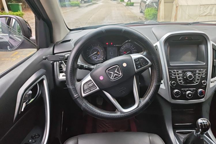 Used JMC Yusheng S350 2013 2.4T Manual Two-Wheel Drive Diesel Luxury 7-Seater Steering Wheel