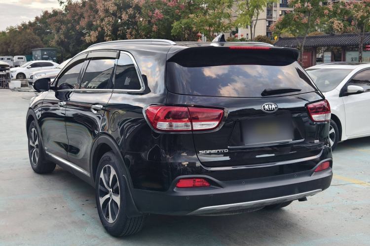 Used Kia Sorento 2015 Sorento L 2.4L Gasoline 4WD Elite Edition 5 Seats China V Emission Standard
