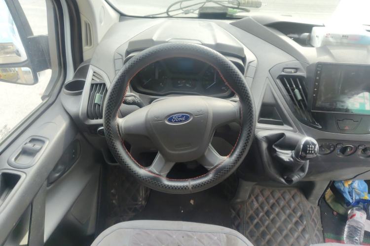Used Ford Transit 2017 2.0T Diesel Multi-Purpose Commercial Vehicle Short Wheelbase Low Roof China V Standard
