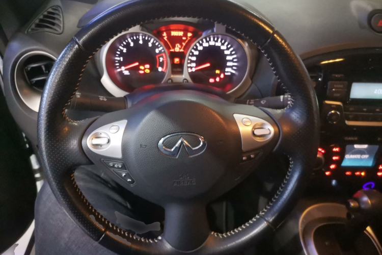 Used Infiniti ESQ 2014 1.6L Spontaneous Edition
