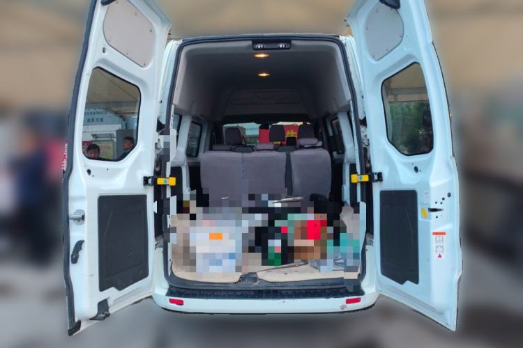 Used Ford Transit 2017 2.0T Diesel Multi-Function Commercial Vehicle Short Wheelbase Mid-Roof China V Standard Trunk