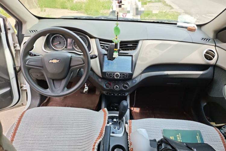 Used Chevrolet Sail 2015 Sail 3 1.3L AMT Ideal Edition Center Console