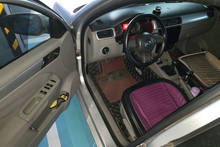 Used Volkswagen Bora 2012 1.6L Manual Fashion Edition
