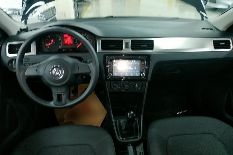 Used Volkswagen Santana 2015 1.6L Manual Fashion Edition Center Console