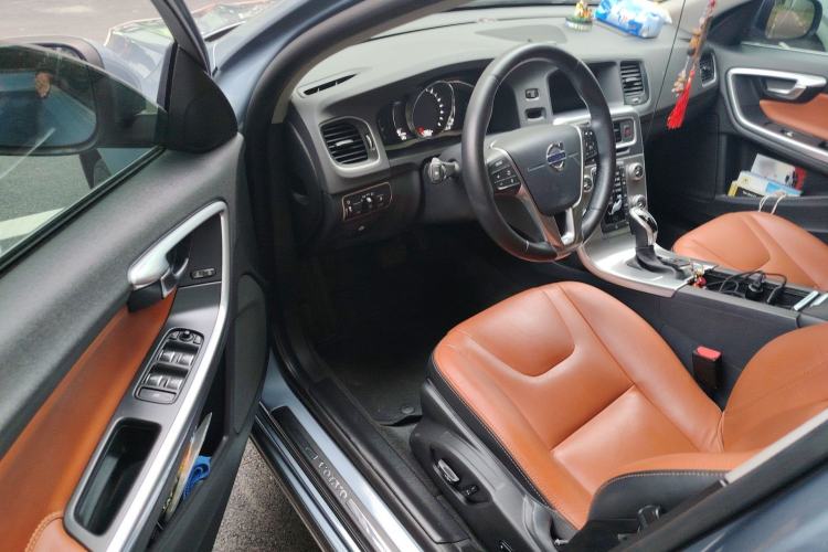 Used Volvo S60 2017 S60L T4 Smart Range Edition
