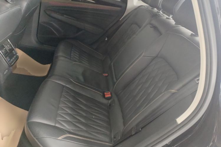 Used Volkswagen Passat 2019 330TSI Luxury Edition China VI Standard
