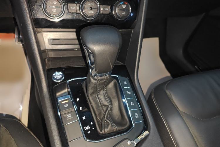 Used Volkswagen Tiguan L 2021 330TSI Automatic Two-Wheel Drive R-Line Enhanced Edition
