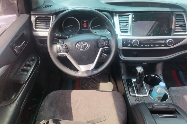 Used Toyota Highlander 2018 2.0T Four-Wheel Drive Luxury Edition 7 Seats China V Emission Standard Steering Wheel
