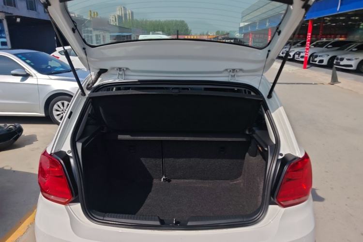 Used Volkswagen Polo 2014 1.4L Automatic Luxury Edition Trunk