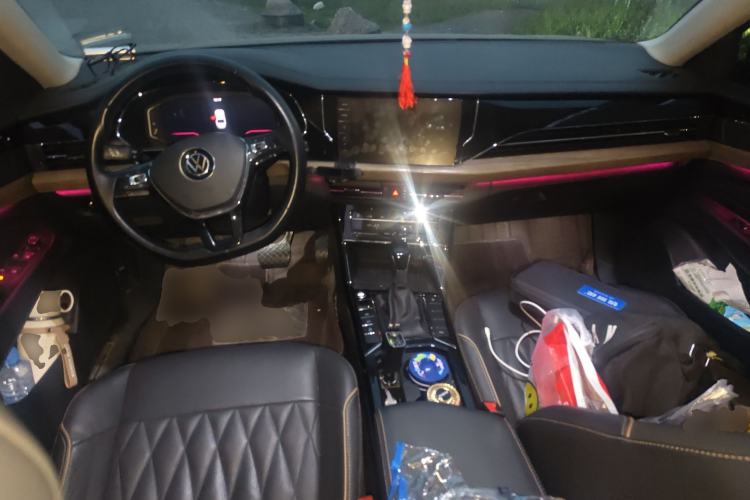 Used Volkswagen Passat 2020 Revised Version 330TSI Luxury Edition China VI Standard
