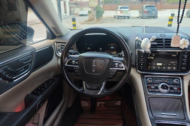 Used Lincoln Continental 2017 2.0T Two-Wheel Drive Deluxe Edition Steering Wheel