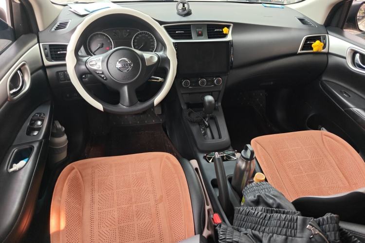 Used Nissan Sylphy 2022 Classic 1.6XE CVT Comfort Edition Center Console