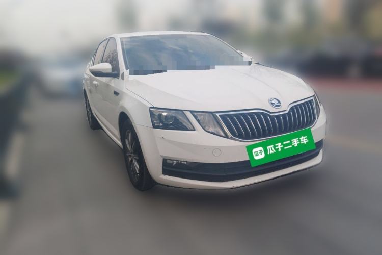 Used Skoda Octavia 2018 1.6L Automatic Comfort Edition Front Right 45 Deg