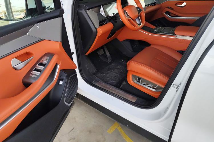 Used BYD Tang L 2025 DM 200KM Four-Wheel Drive LiDAR Flagship Model
