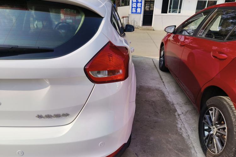 Used Ford Focus 2018 Hatchback Classic 1.6L Automatic Trendy SmartDrive Edition